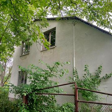 Продам дачні ділянки з будиночками