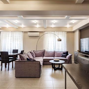 Полтавська вул., 10