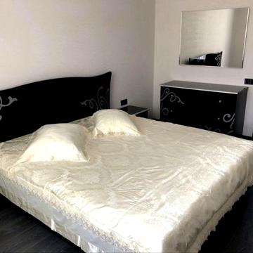 Продам 2х кім повнометражку в центрі міста