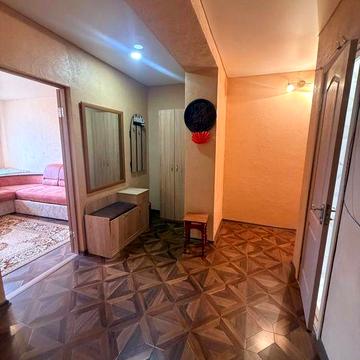 Сдается просторная уютная 2--ух комн. квартира на Парковой