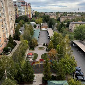 Сучасна вул., 8