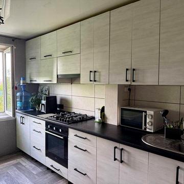 Сдам 1 кімнатну квартиру з великою кухнею