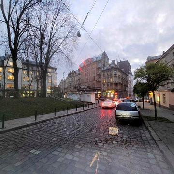 Оренда 1к Старий Ринок 20м 1/2ц ремонт 12тис вільна