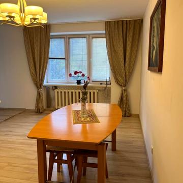 Богдана Хмельницького вул., 107