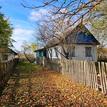 Будинок з ділянкою біля озера  с.Водотиї Житомирська область
