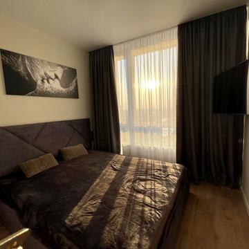 Зарічна вул., 4