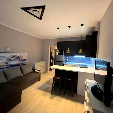 Кадетський Гай вул., 10