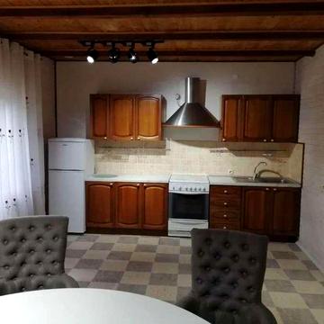 Весняна вул.