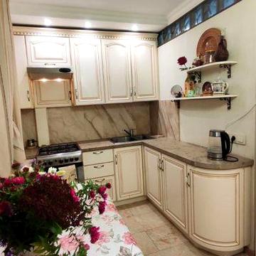 бульв Лесі Українки 3. Центр, програми розглянемо