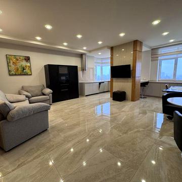 Шикарна квартира в самому центрі Києва. Вид на Олімпійський