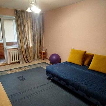 Продам  2 комнатную квартиру  на Парусе