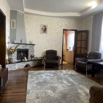 Продам будинок + комерція біля водойми, 5 кімнат, гараж на 2а/м