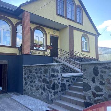 Продам будинок + комерція біля водойми, 5 кімнат, гараж на 2а/м