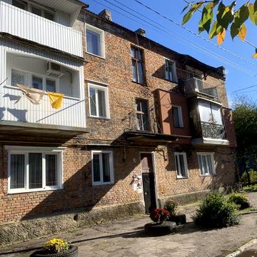 Продам квартиру в центрі міста Нововолинська