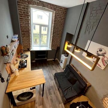 Двух уровневая студия возле Центрального Рынка