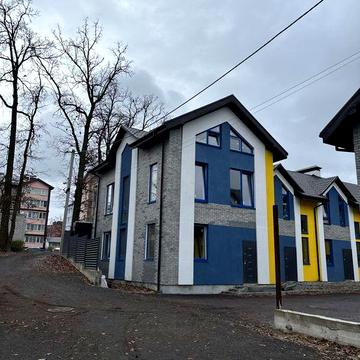 Якісний таунхаус під чистову обробку 10 хв до центру