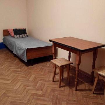 м. Бориспольская.Комната БЕЗ ХОЗЯЕВ для парня ул.Демидовская