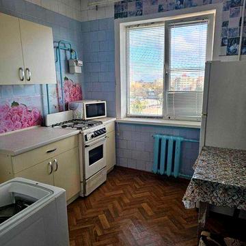 Оренда двокімнатної квартири з окремими кімнатами. Сади-1.