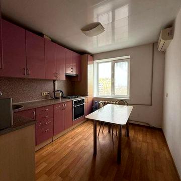 Продам 3к квартиру на Березинской 18