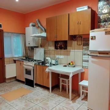 Продаю свою однокомнатную квартиру в центре города ,частный сектор