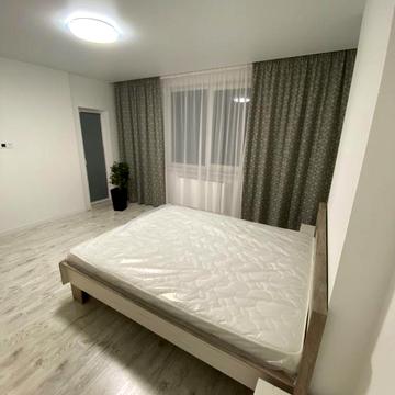 Джона Ленона вул., 5