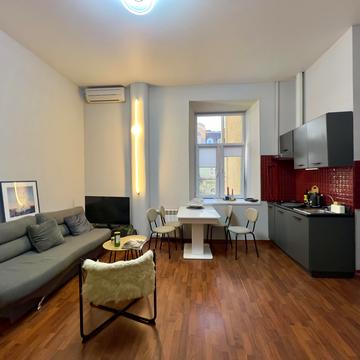 Саксаганського вул., 43