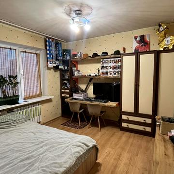 Героїв Дніпра вул., 12