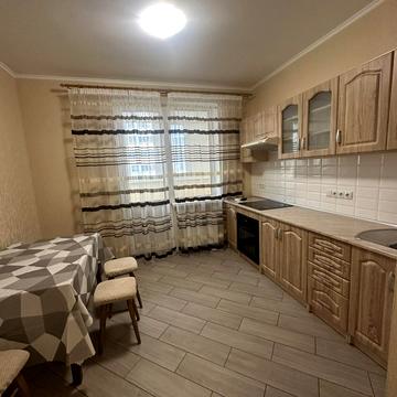 Сергія Данченка вул., 32