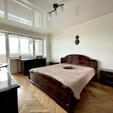 Івана Маряненка пров., 13