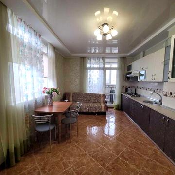 Комната,кухня-студия,ванна с окном.Дом Стикон, генератор,убежище, 4эт.