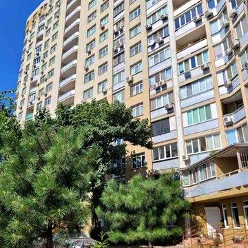 Комната,кухня-студия,ванна с окном.Дом Стикон, генератор,убежище, 4эт.