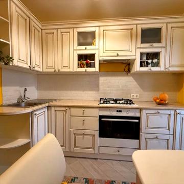 Тополина вул., 7