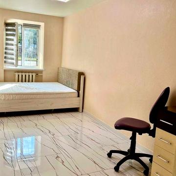 Сдаётся 2-х комнатная квартира на просп. Богдана Хмельницкого, 7