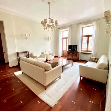 Андріївський узвіз, 1-А