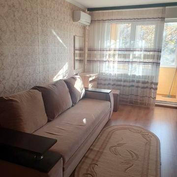 Небесної Сотні просп. (Маршала Жукова), 9