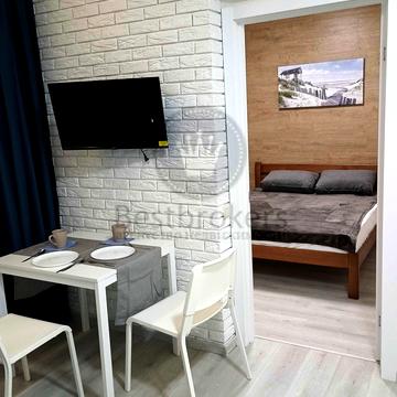 Вацлава Гавела бульв. (Івана Лепсе), 28