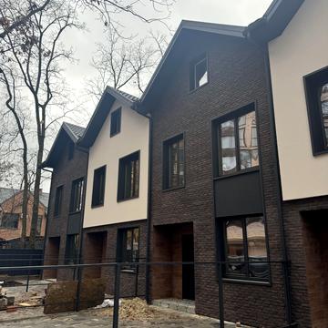 Київська вул., 46