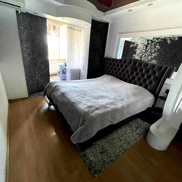 Героїв України вул., 10 к1