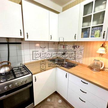 Продаж 2к квартири Воскресенський проспект (Перова) 4 ДАРНИЦЯ