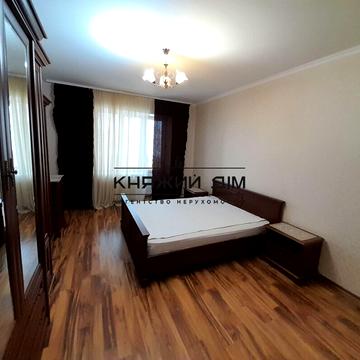 Анни Ахматової вул., 31