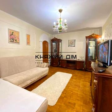 Докії Гуменної вул. (Юрія Смолича), 4