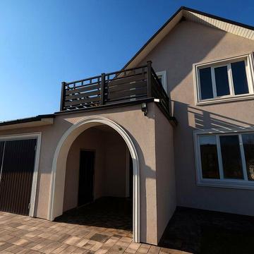 Породам 2 поверховий будинок з ремонтом та техінкою