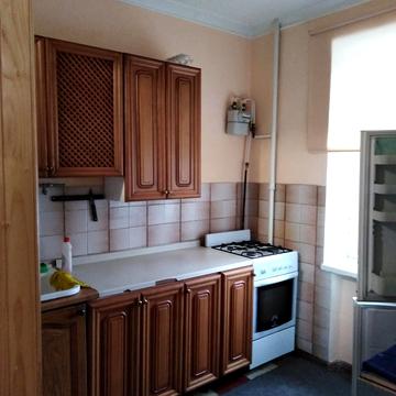 Будівельників вул., 3