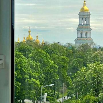 Лаврська вул. (Січневого Повстання), 4