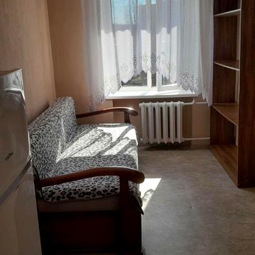 Університетський пров. (Першотравневий), 39