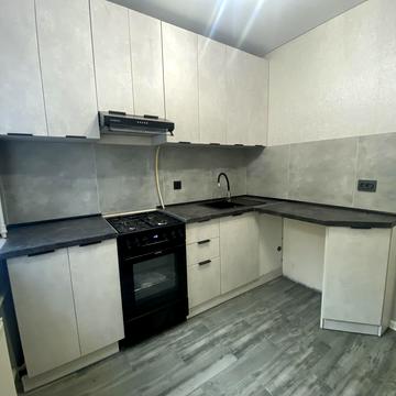 Центральний просп. (Леніна), 9