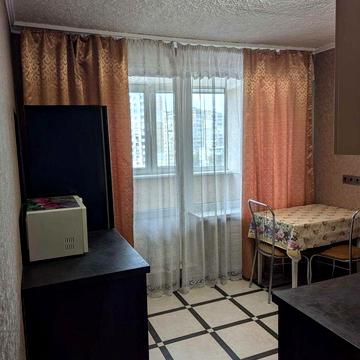 Братиславська вул., 12