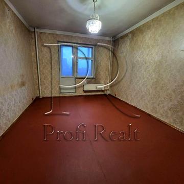 Чорнобильська вул., 18