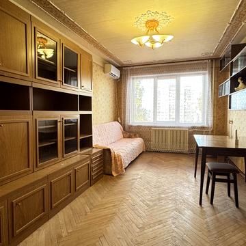 Левка Лукяненка вул. (Маршала Тимошенка), 1-Е