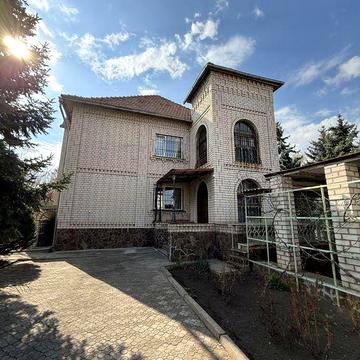 Приватний будинок у м.Південноукраїнську з садом